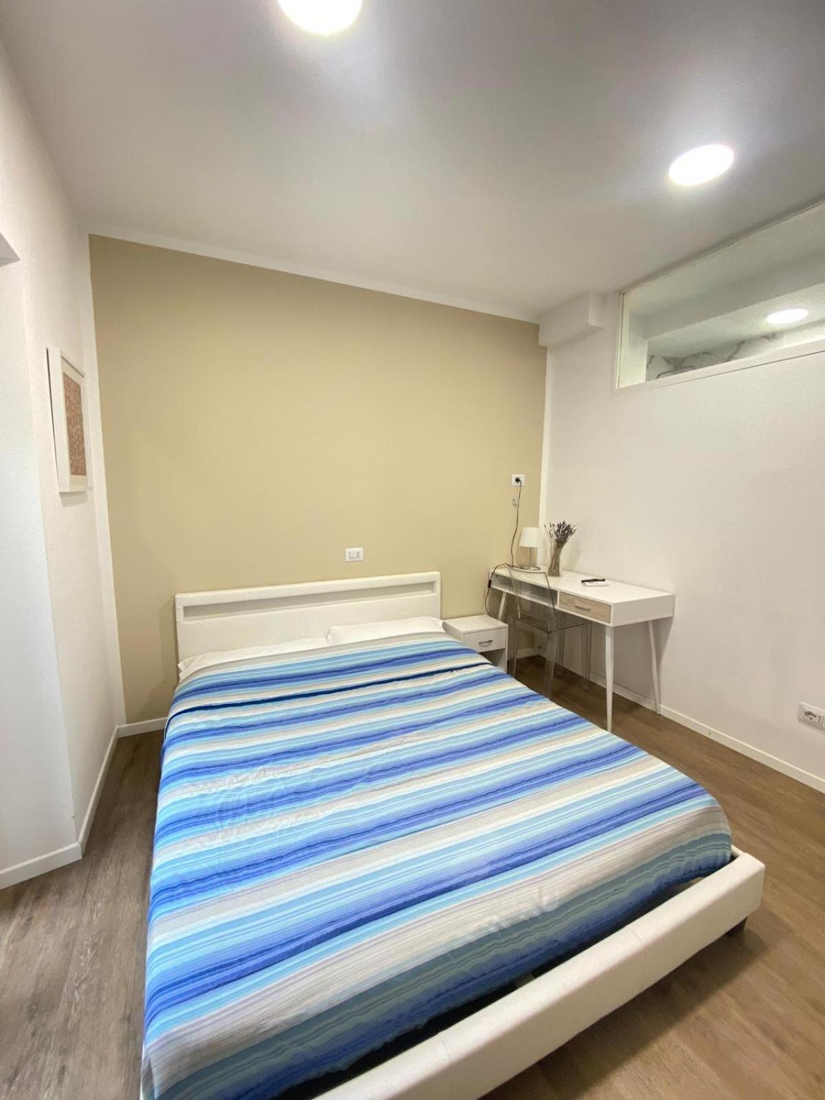 La Stanza Del Foscolo 2P No Ascensore No Cucina Pavia Kültér fotó